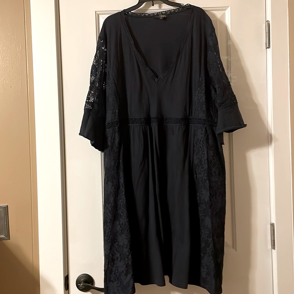 Suzanne Betro Cotton and Lace v-neck Dress